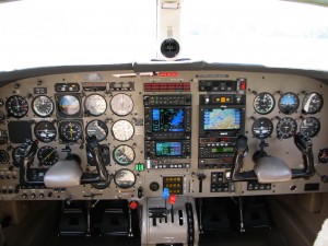 Das Cockpit der HB-POY als Malibu Mirage
