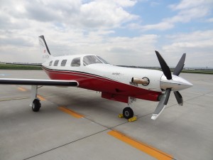 HB-POY auf dem Tarmac von LRSB Sibiu (RO)